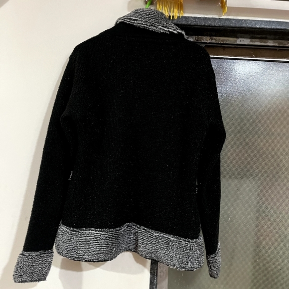 Warm sweater - Picture 2 of 4